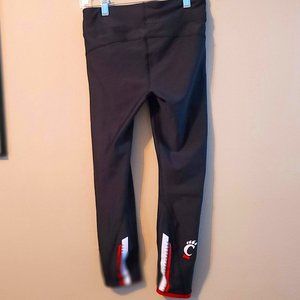 4 for $25 Girls Under Armour Leggings Sm/Med